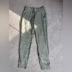 lululemon green fern ready to rulu joggers - green fern